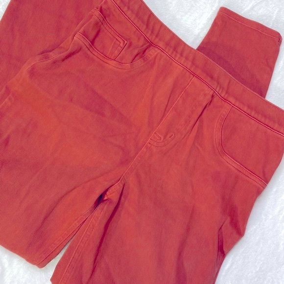 Spanx Jeanish Leggings High Rise Pull On Pant Island Red Women's Size Medium EUC - Picture 9 of 12